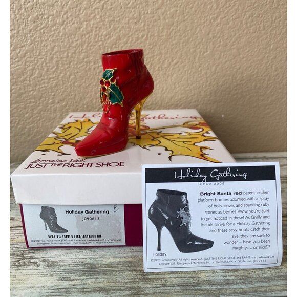 Just The Right Shoe Other - Just the Right Shoe Holiday Gathering by Raine J09613 2009 Christmas Collectible